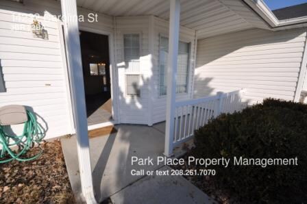 Building Photo - 14232 Carolina St