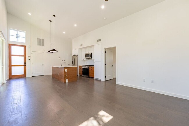 Foto del edificio - Discover Your Dream Home: Elegance, Comfort, and Modern Living All in One Stunning Package!