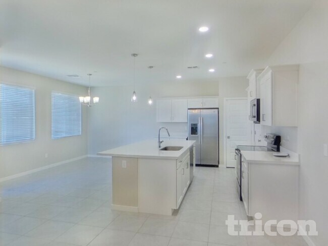 Foto del edificio - 1349 N Parkcrest