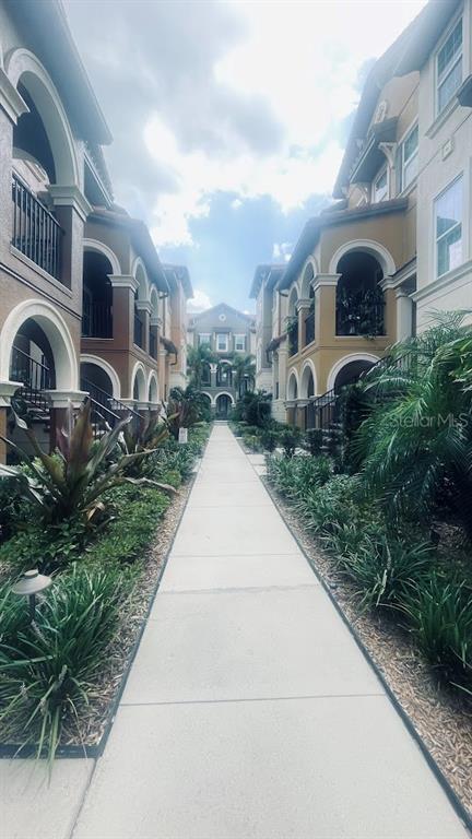 Foto del edificio - 1056 Parma Cir