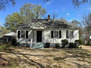 Building Photo - 992 Wrenwood St