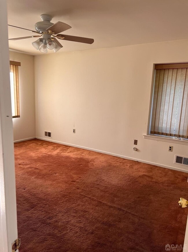 Building Photo - 55 Riverbend Dr