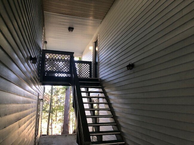 Building Photo - 38 Greenbriar