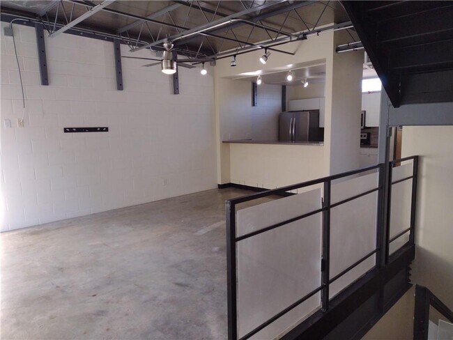 Building Photo - 4801 S Congress Ave