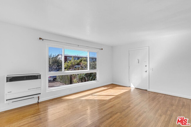 Building Photo - 4733 Lexington Ave