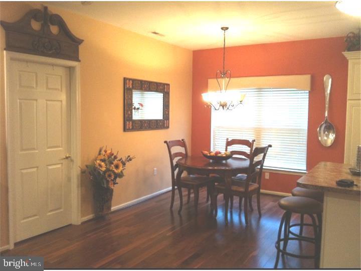 Foto principal - 13675 Philmont Ave