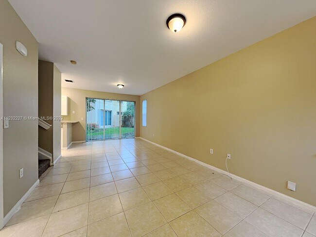 Photo - 703 NW 170th Ter Townhome