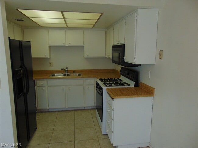 Building Photo - 4339 Spencer St