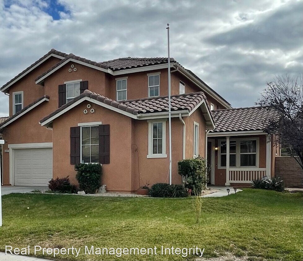 Primary Photo - 5 br, 2 bath House - 121 Quartz Ln.