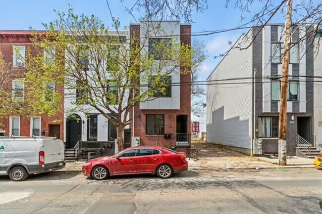 Foto del edificio - 2114 N 8th St