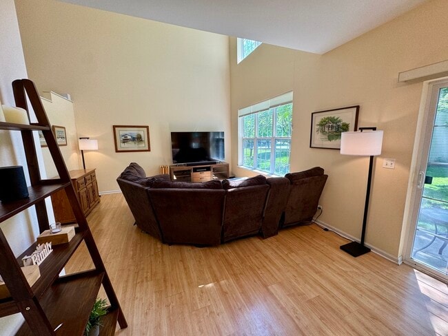 Building Photo - 543 Shakespeare Dr