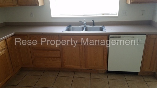 Building Photo - 144 N 100 W