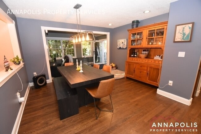 Foto del edificio - 1200 Bay Highlands Dr