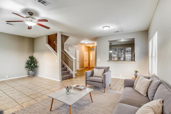 Foto del edificio - 6331 Scotchwood Dr