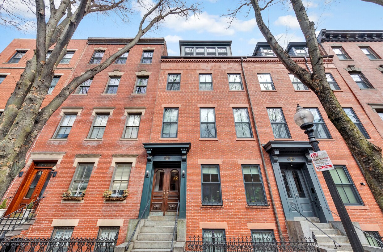 Foto principal - 32 E Springfield St