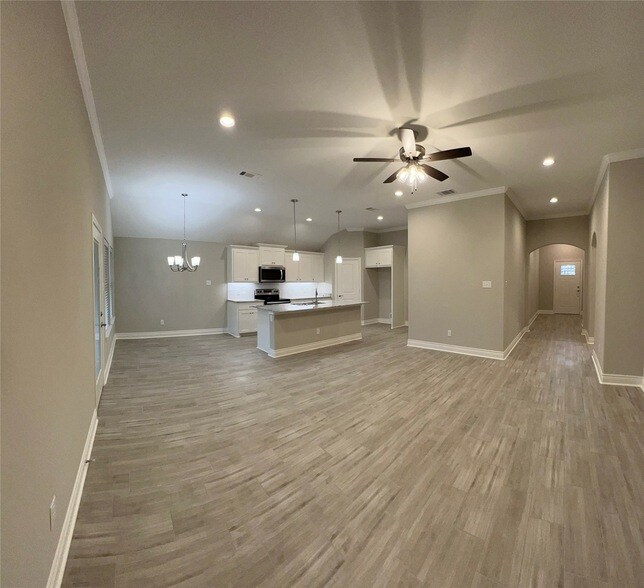 Foto del edificio - 906 Hardaway Ln