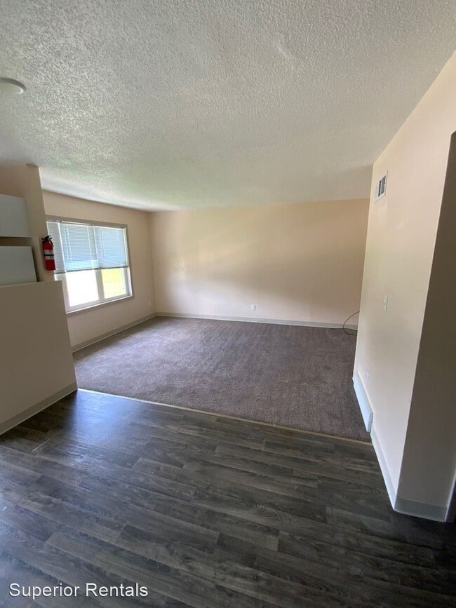 Building Photo - 2 br, 1 bath Apartment - 410 Melody Lane