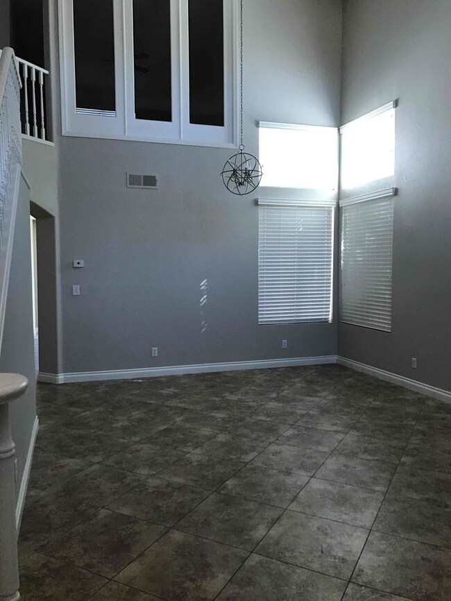 Building Photo - 322 Wind River Dr