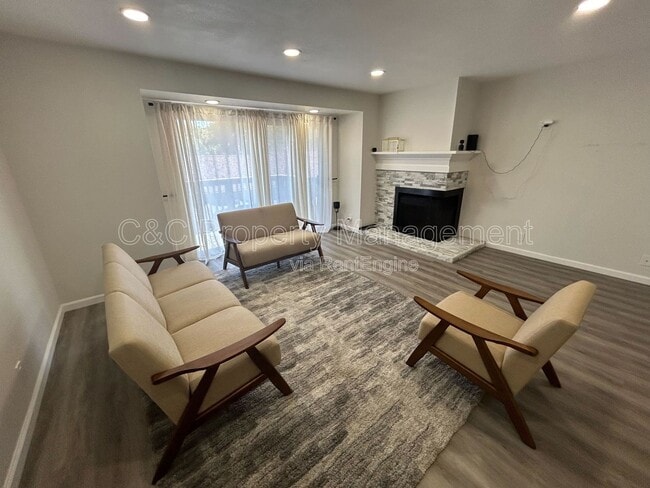 Photo - 3746 Vía Verdi House