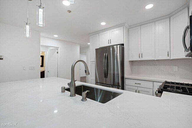 Foto del edificio - 3 br, 2 bath Condo - 303 Oak Court