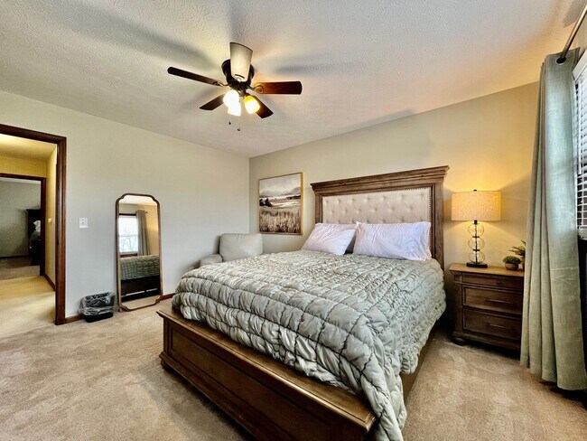 Foto del edificio - 7033 Willowood Dr