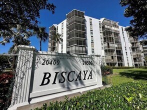 Building Photo - 20400 W Country Club Dr