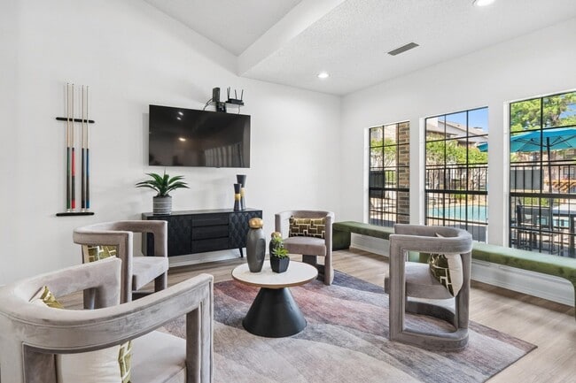 Building Photo - Camino Del Sol