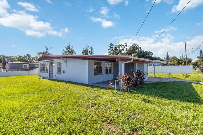 Foto del edificio - 5402 Curry Ford Rd