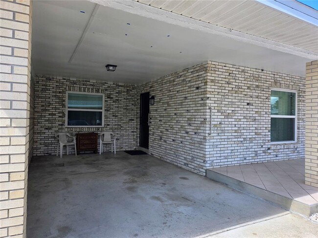 Building Photo - 3353 Dexter Dell SE