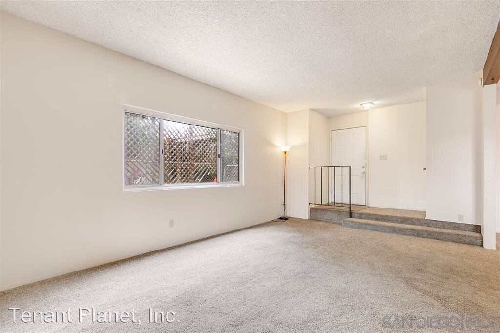 Primary Photo - 9023 Campo Rd