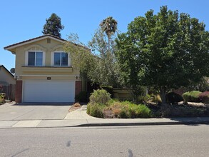 Building Photo - 571 Marigold Dr