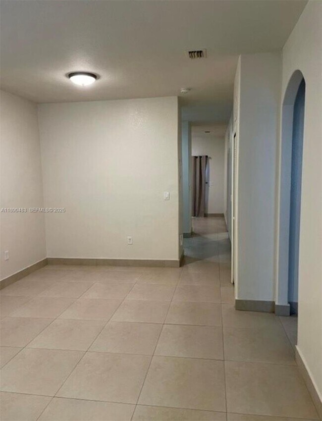 Foto del edificio - 1661 SE 29th Ct