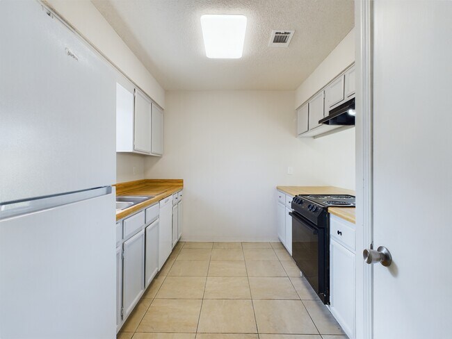 Foto del edificio - 3389 Green Briar Cir