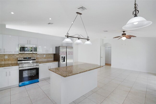 Foto del edificio - 13950 SW 155th Ct