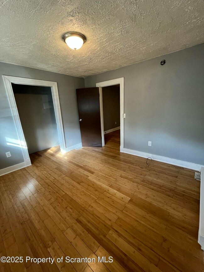 Building Photo - 205 S Hyde Park Ave