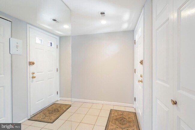 Foto del edificio - 1004 Worthington Dr