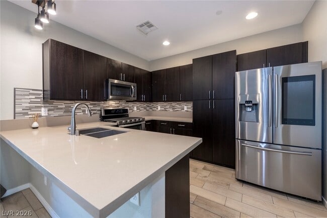 Building Photo - 11257 Rainbow Peak Ave