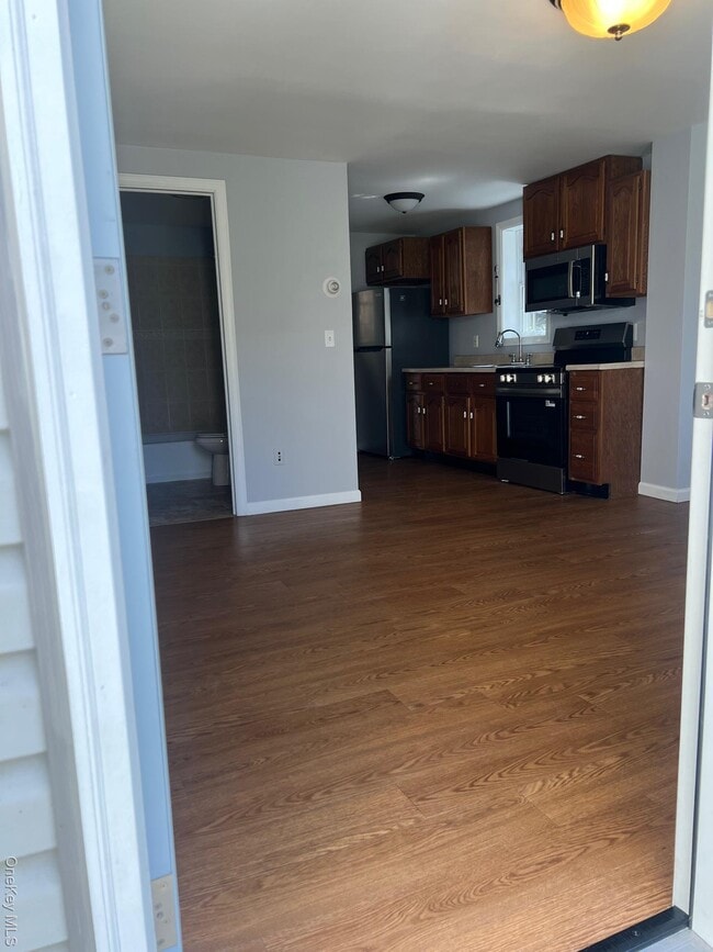 Building Photo - 26 Laurel Hill Rd