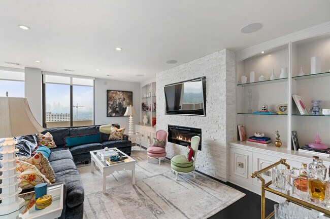 Foto del edificio - 2575 Peachtree Rd NE