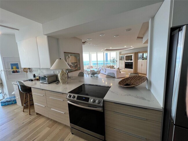 Foto del edificio - 19500 Turnberry Way