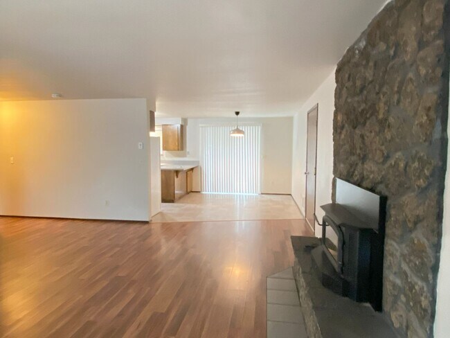Foto del edificio - 3 bedroom 2 Bath home - Knoll Heights - Gr...