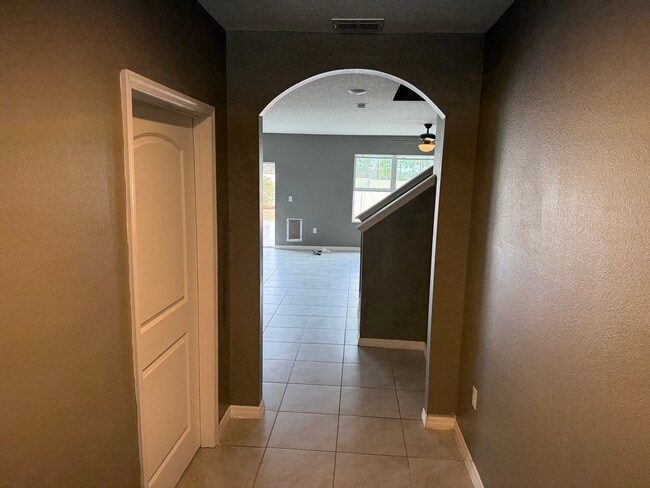 Building Photo - 1304 Sugarwood St