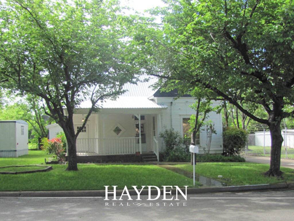 Foto del edificio - 2270 W Tarleton