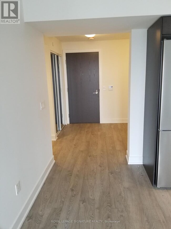 Photo du bâtiment - 7 Mabelle Ave