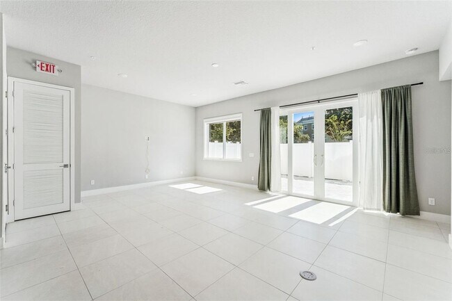 Building Photo - 7760 Sandy Ridge Dr