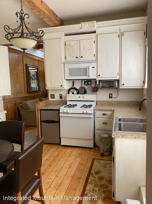 Building Photo - 2 br, 1 bath House - 509 8th Street 1