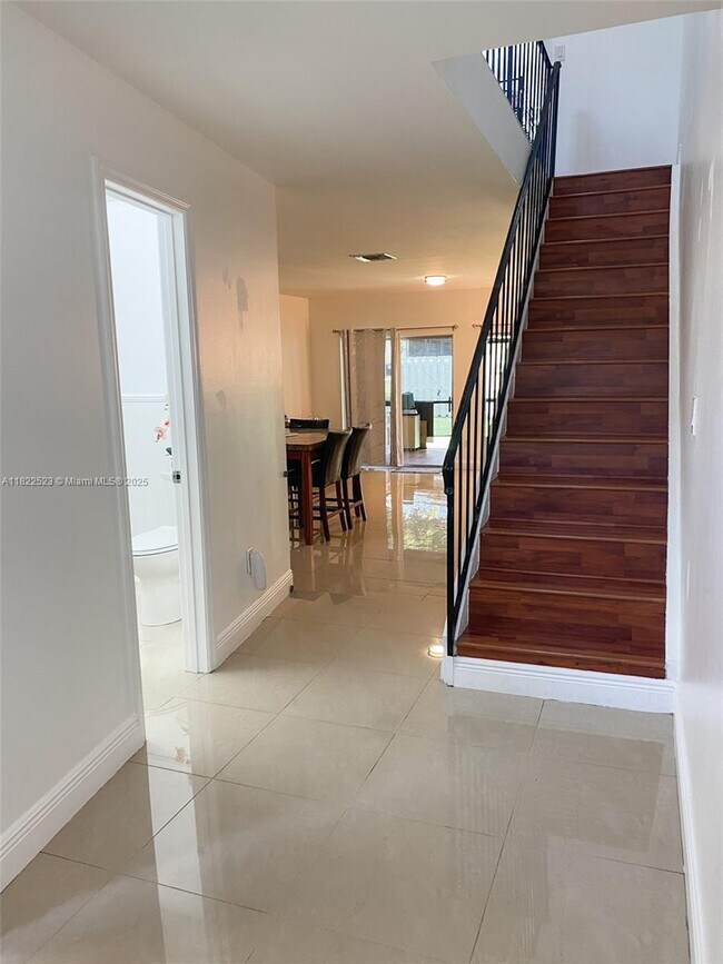 Foto del edificio - 8350 SW 154th Ave