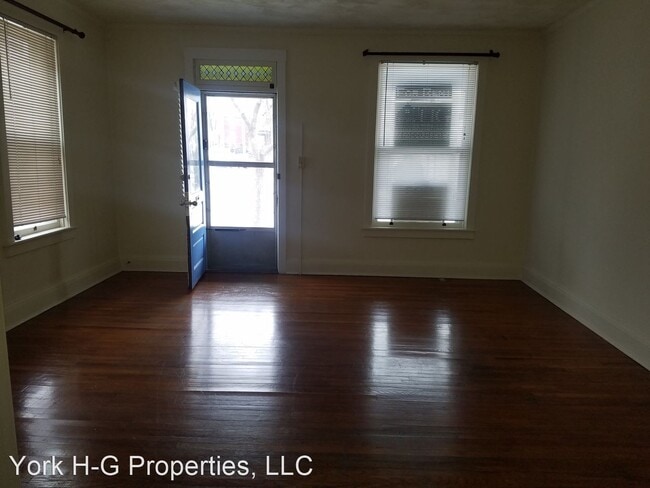 Building Photo - 4 br, 2 bath House - 24 W Water St