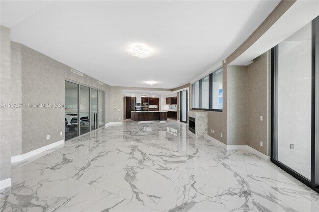 Building Photo - 18555 Collins Ave