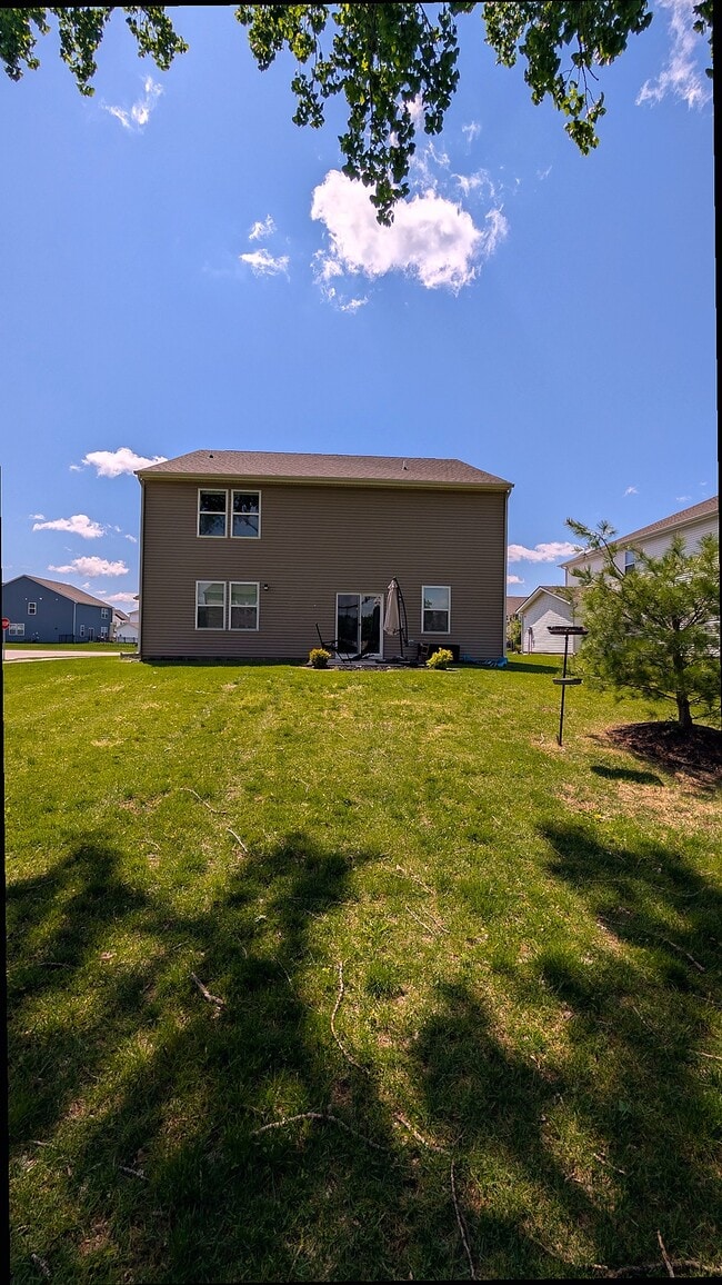 Foto del edificio - 9160 Larson Dr